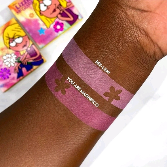 Lizzie McGuire "dee-lish!" Blush - Picture 6 of 9